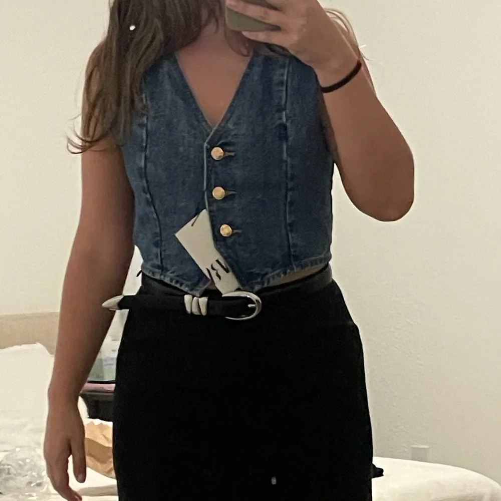 Zara Cropped Classic Blue Denim Vest - Picture 4 of 6